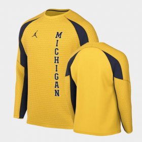 University of Michigan Basketball Shooting Long Sleeve Men Maize T-Shirt 359407-805 University of Michigan Basketball Shooting Long Sleeve Men Maize T-Shirt 359407-805